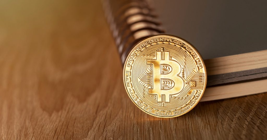 Sự biến động về giá của Bitcoin trong phiên đóng cửa cuối tuần Bitcoin BTC giá đóng cửa
