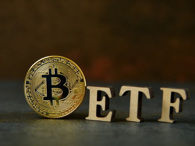 đầu tư tiền điện tử, Bitcoin, Bitcoin EFT