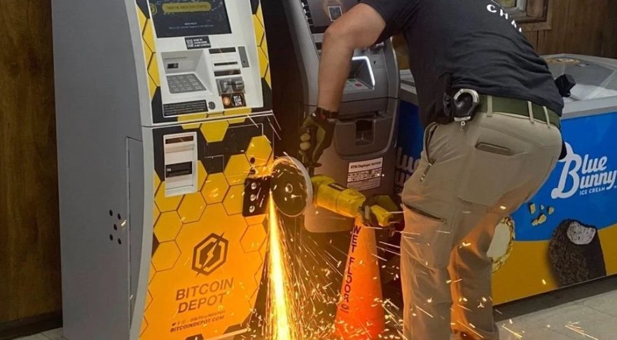 Hành động phá máy Bitcoin ATM của cảnh sát Texas